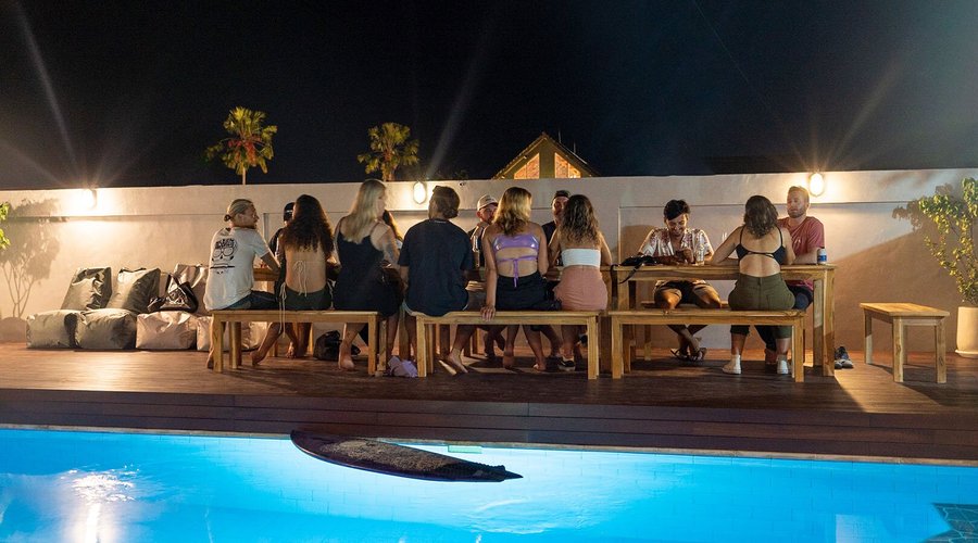 Dinning and chill area next to Party Pool 1