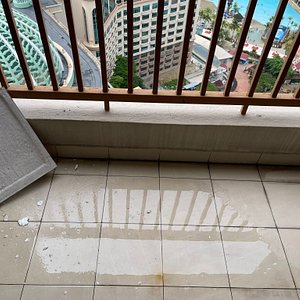 The room is not well maintained.  The flushing system of the toilet bowl needs to be changed as need to flush numerous times before it flushes properly.  There’s leakage at the balcony.  The room could be noisy if facing Sunway Lagoon until 6-7pm.