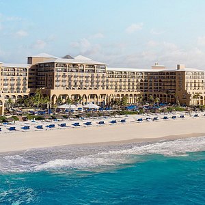 Nestled on a powdery white-sand beach with infinite turquoise-blue views of the Caribbean Sea, Grand Hotel Cancún managed by Kempinski is the epitome of the 5-star luxury hospitality, catering to distinguished guests in Cancún.
