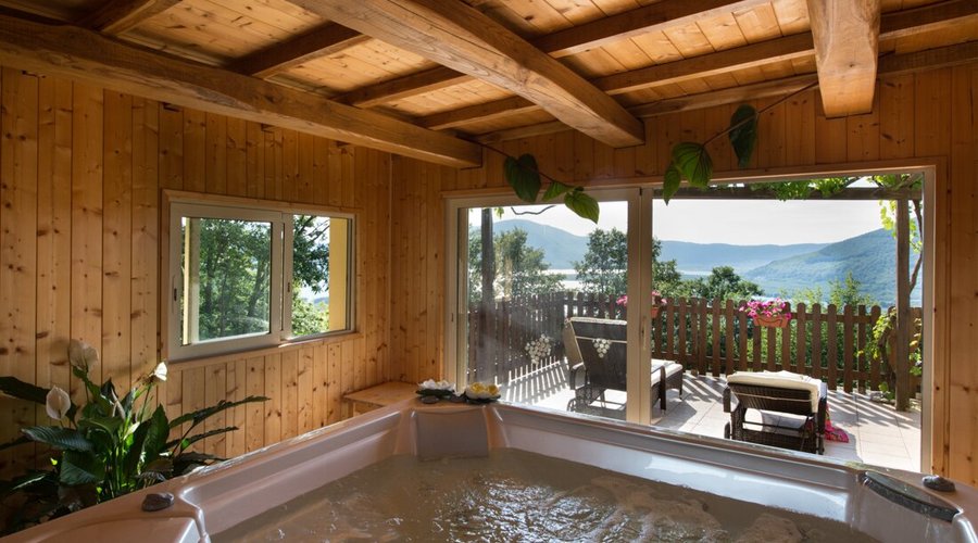 The home at the lake near Rome with  private spa