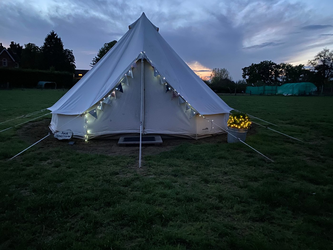 GLAMPING HOLIDAY - Campground Reviews (Cranleigh, Surrey)