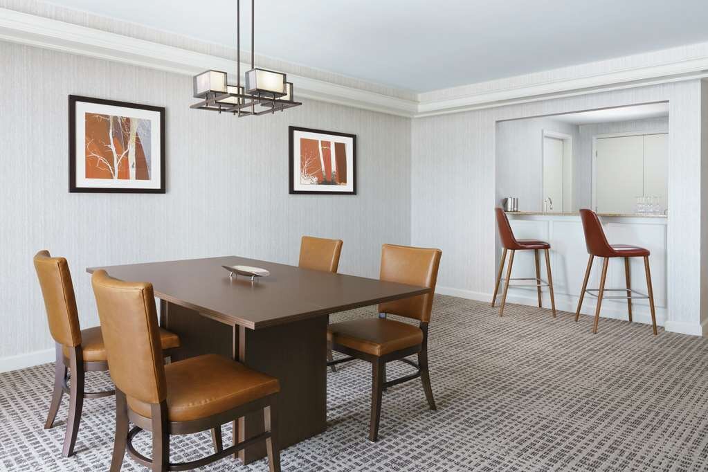 DOUBLETREE BY HILTON HOTEL COLORADO SPRINGS Updated 2024 Prices Reviews   Guest Room 