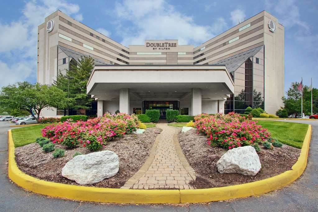 DoubleTree by Hilton Hotel Newark Airport - UPDATED 2023 Prices ...