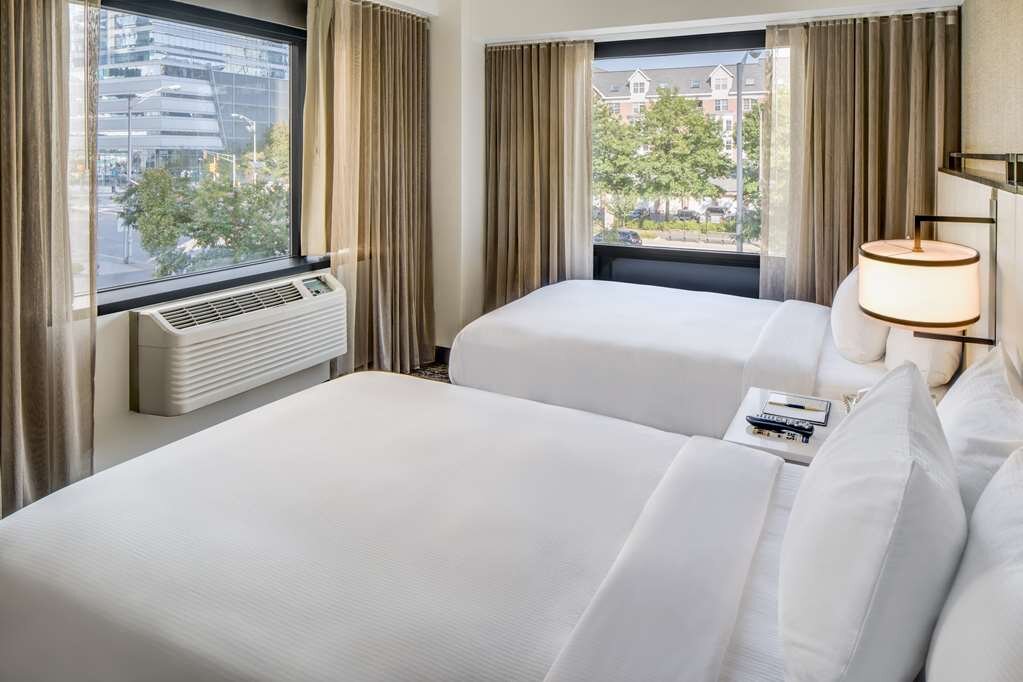 Hotel photo 53 of DoubleTree by Hilton Hotel & Suites Jersey City.