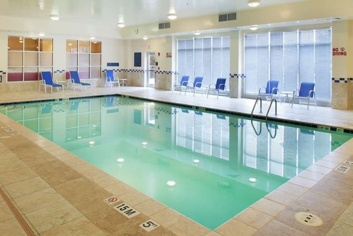 DoubleTree by Hilton Hotel Greensboro Pool Pictures & Reviews - Tripadvisor