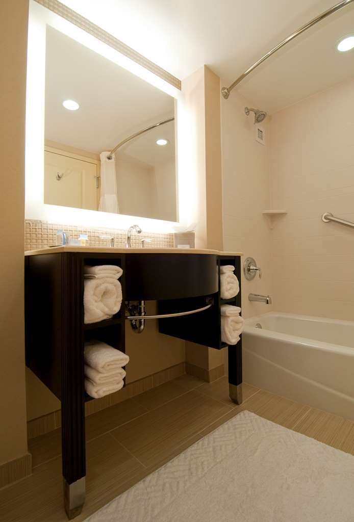 Hotel photo 82 of DoubleTree by Hilton Hotel Sterling - Dulles Airport.
