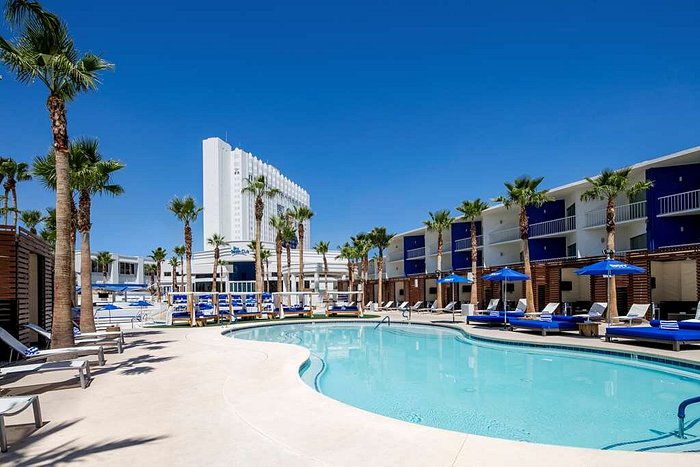 Pool view from the room - Picture of Paris Las Vegas Hotel & Casino,  Paradise - Tripadvisor
