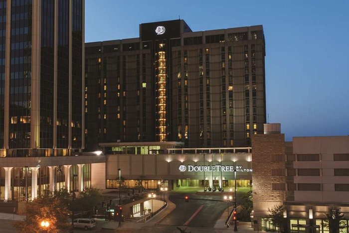 DOUBLETREE BY HILTON HOTEL OMAHA DOWNTOWN $127 ($̶1̶5̶7̶) - Updated ...