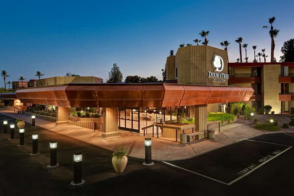 DOUBLETREE BY HILTON HOTEL PHOENIX TEMPE $93 ($̶2̶6̶2̶) - Prices ...