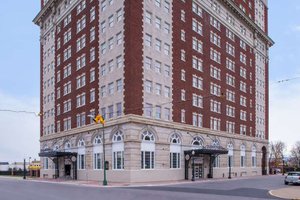 DoubleTree by Hilton Utica in Utica