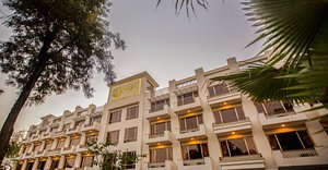 Roomy Signature Hotel, Islamabad in Islamabad, image may contain: Hotel, Resort, City, Condo