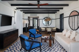 Room & Suite