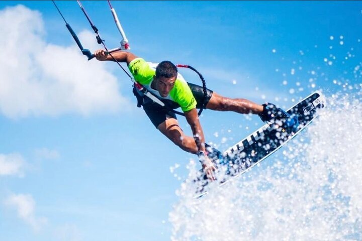 2023 2h KITESURF lesson in Mauritius. 2h KITESURF Lesson in Mauritius