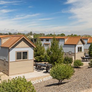 Vacation rentals have private bathroom, deck/porch, full kitchen, heat, A/C, TV and Wifi.