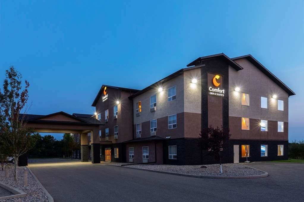 COMFORT INN SUITES Updated 2024 Reviews Photos Prices   Hotel Exterior 