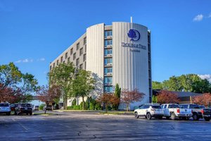 DoubleTree by Hilton Appleton in Appleton, image may contain: Office Building, City, Urban, Car