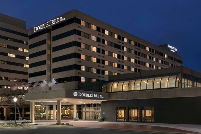 DOUBLETREE BY HILTON CANTON DOWNTOWN - Updated 2023 Prices & Hotel ...