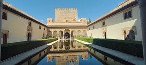 Alhambra Tickets & Führung, Transfer ab Sevilla