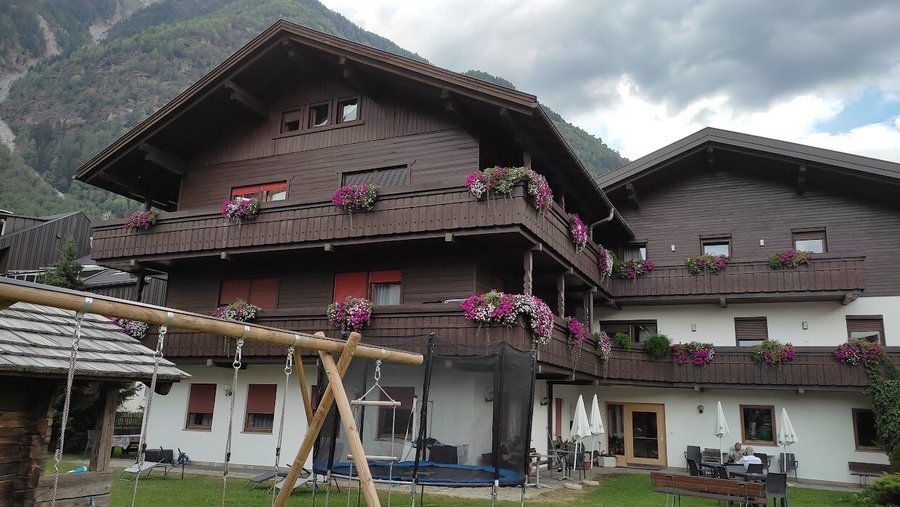 Hotel Hegitz, vista dal giardino