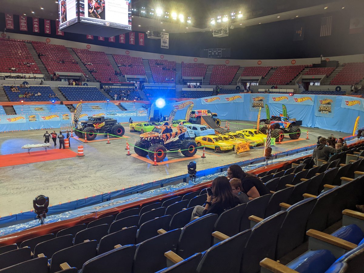 Veterans Memorial Coliseum, Portland