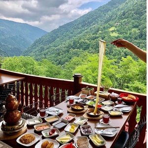 sabah kahvaltısı ailecek...