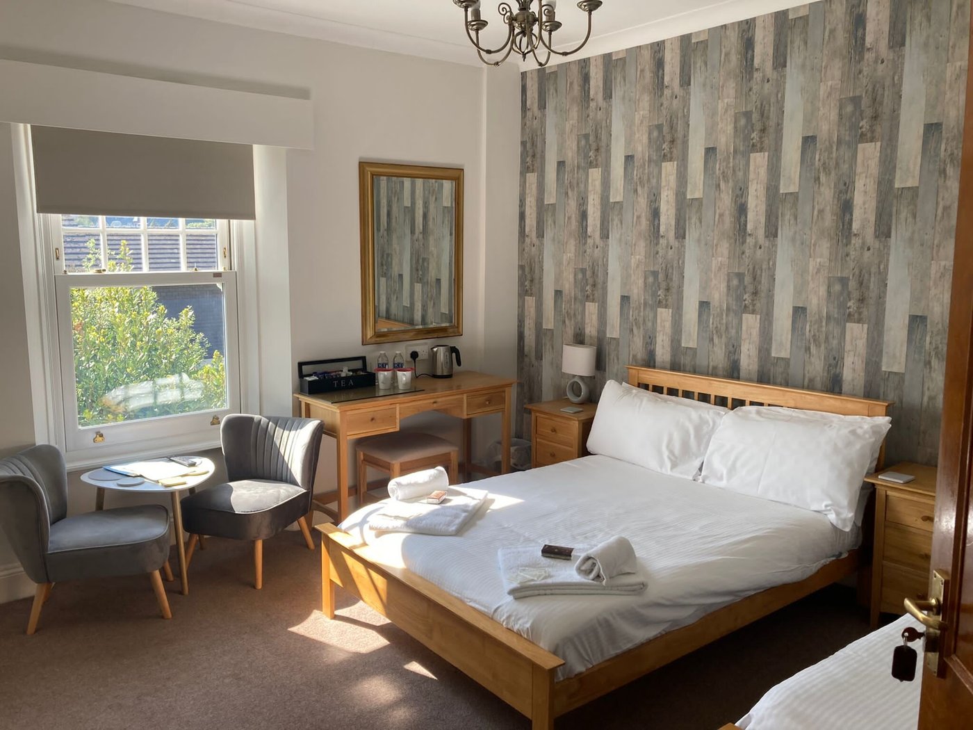 LUGO ROCK - Updated 2023 Prices & B&B Reviews (Falmouth, Cornwall)