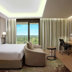 DoubleTree Suites by Hilton Hotel Bangalore, hotel in Bengaluru