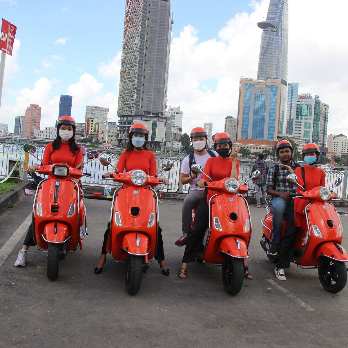 female vespa tour