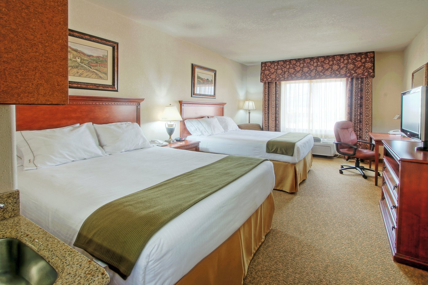 HOLIDAY INN EXPRESS & SUITES LAS CRUCES, AN IHG HOTEL $106 ($̶1̶4̶3̶ ...