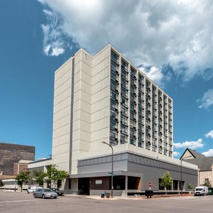 Downtown Evanston jewel, near Northwestern University and the Lake