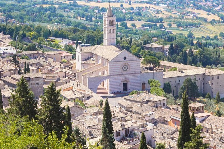 2024 Visit ASSISI on foot with the Audio guide app for Smartphone