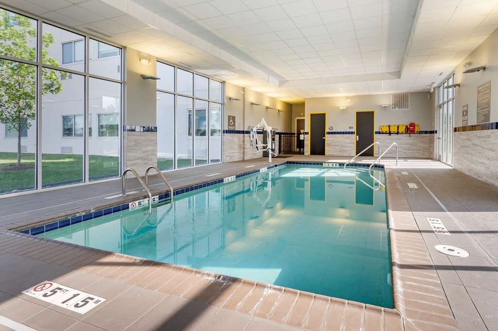 GLo Best Western Lexington Pool Pictures & Reviews - Tripadvisor