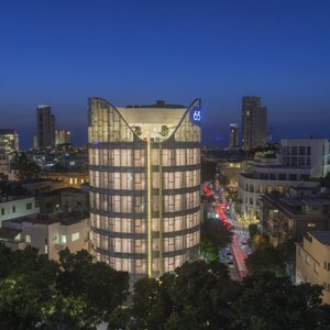 Hotel Night