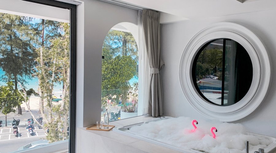 Oceanfront Suite, Private Jacuzzi in room with Sunset & Seaview