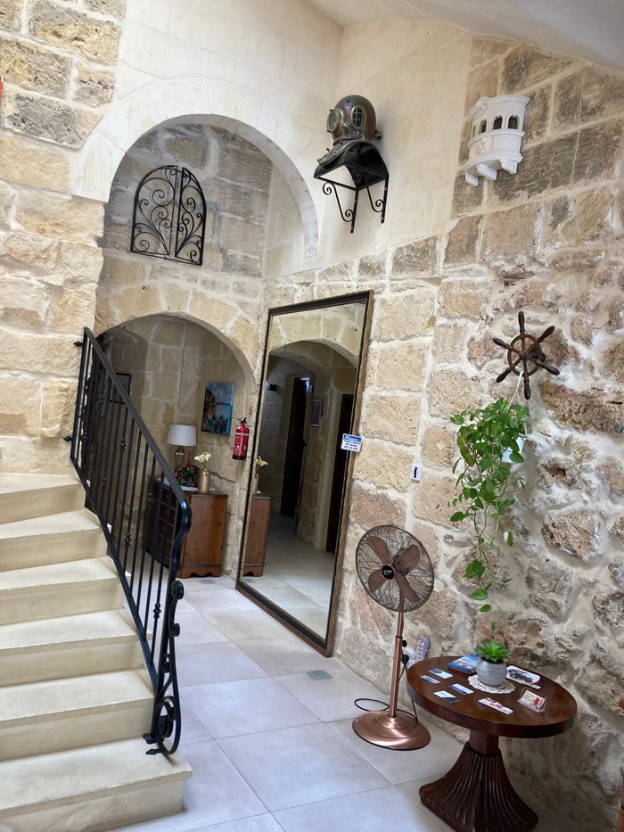 THE CLOISTERS BED AND BREAKFAST (AU155) 2022 Prices & Reviews (Xaghra, Malta) Photos of B&B