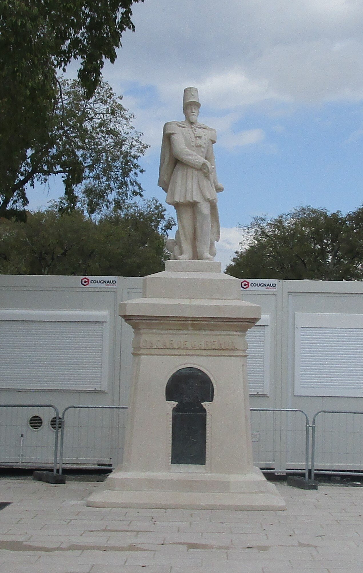 La Statue De Oscar De Géreaux (Libourne, Prancis) - Review - Tripadvisor