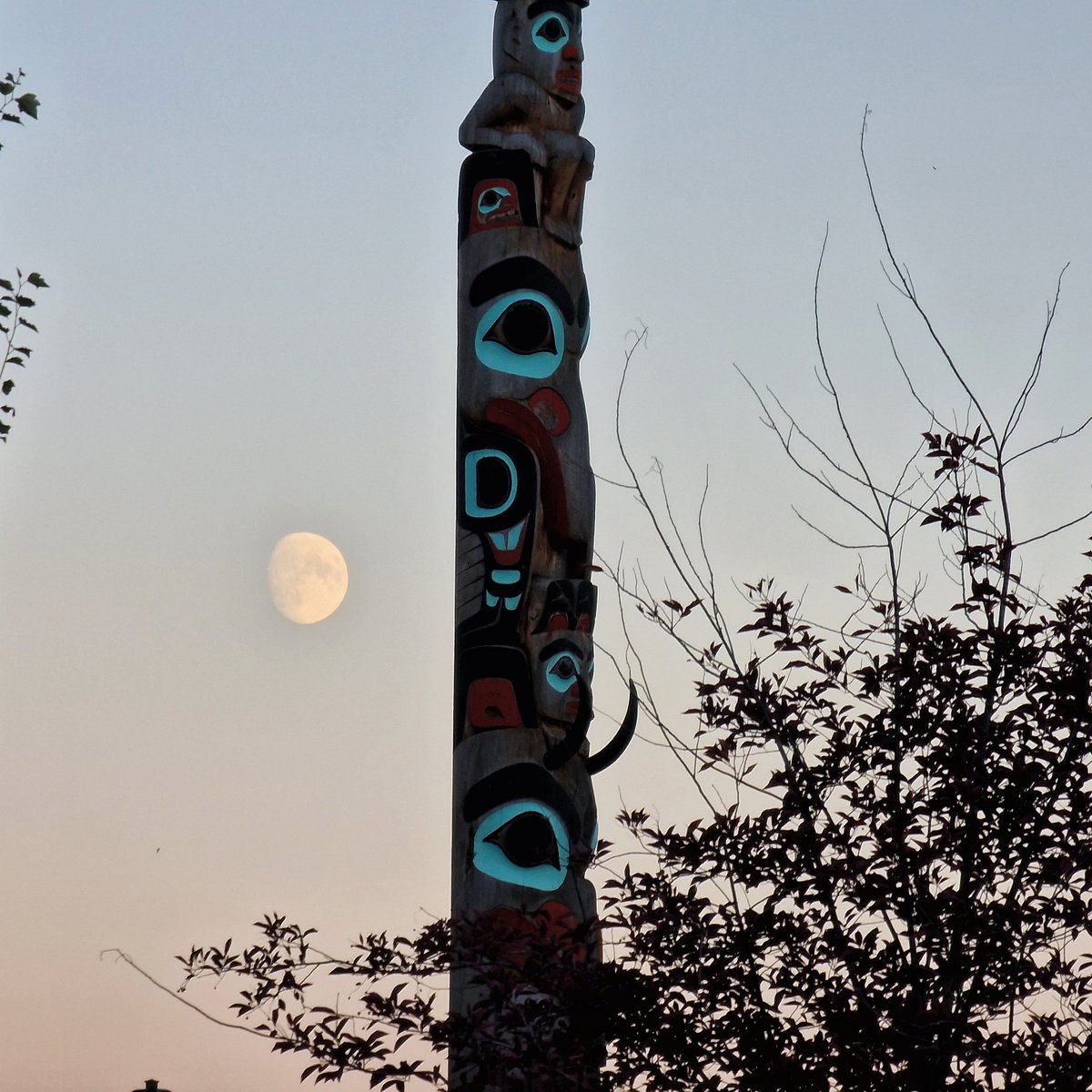 Two Brothers Totem Pole, Джаспер: лучшие советы перед посещением -  Tripadvisor