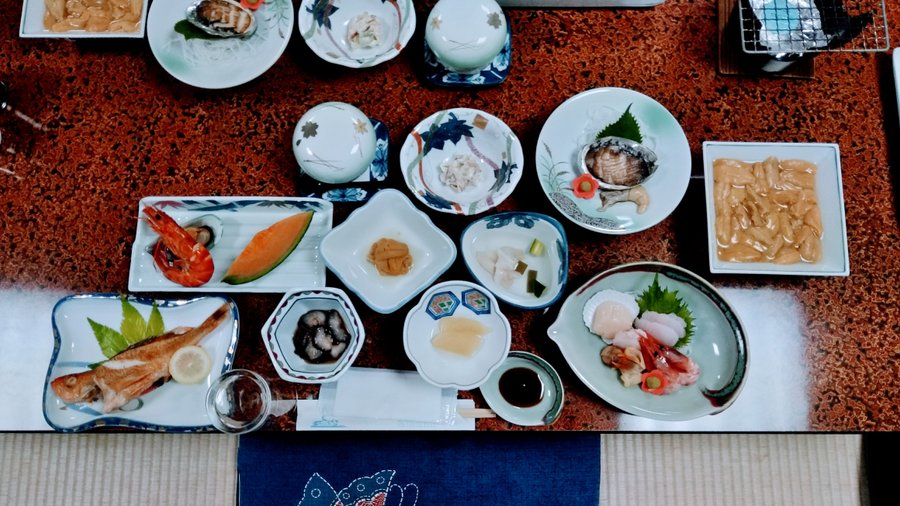 海水ウニを食べたくて伺いましたが、本当に満足しました。エゾアワビも絶品でした。ありがとうございます。