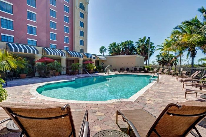 Embassy Suites by Hilton Fort Myers Estero Pool Pictures & Reviews ...