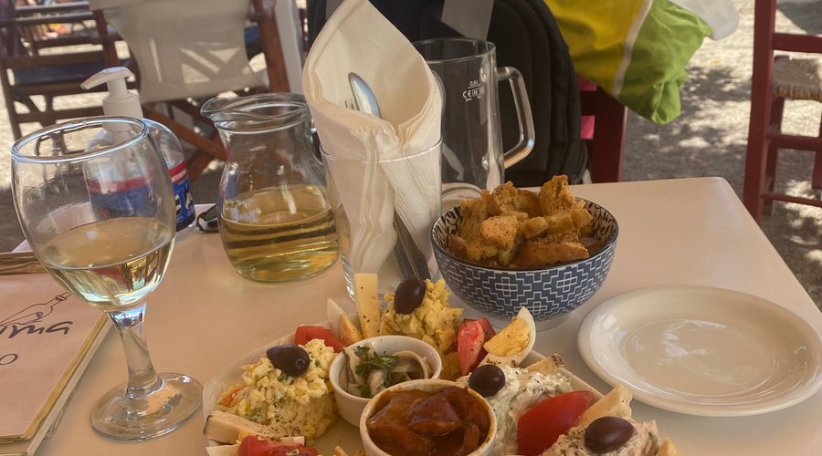 When you can’t decide what to have for lunch!😋 @ Tzoumas kafenion.
