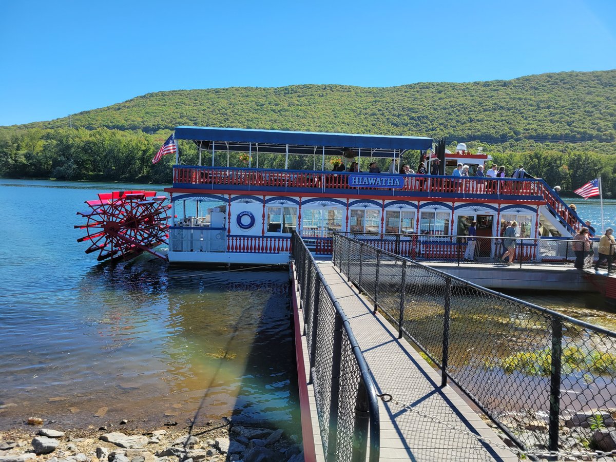 hiawatha paddlewheel riverboat photos