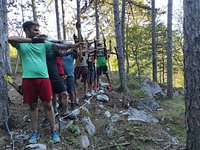 Dro: tiro primitivo con l'arco - Il Trentino dei Bambini