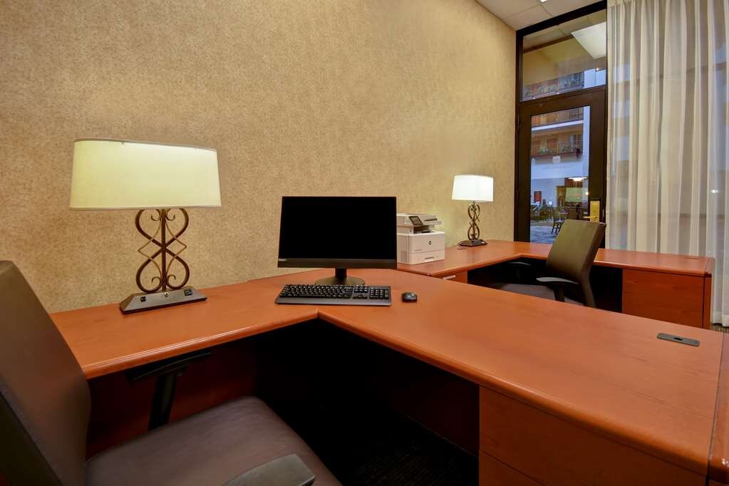 Hotel photo 92 of Embassy Suites by Hilton Hot Springs Hotel & Spa.