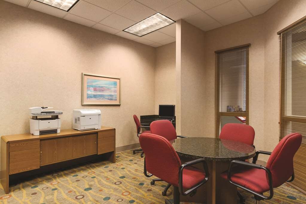 EMBASSY SUITES BY HILTON PORTLAND AIRPORT 176 2 0 0 Updated   Business Center 