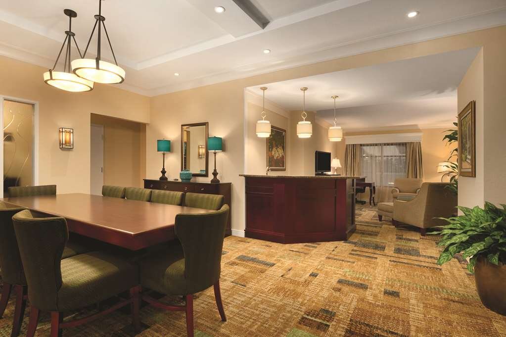 Hotel photo 91 of Embassy Suites by Hilton Orlando Lake Buena Vista South.