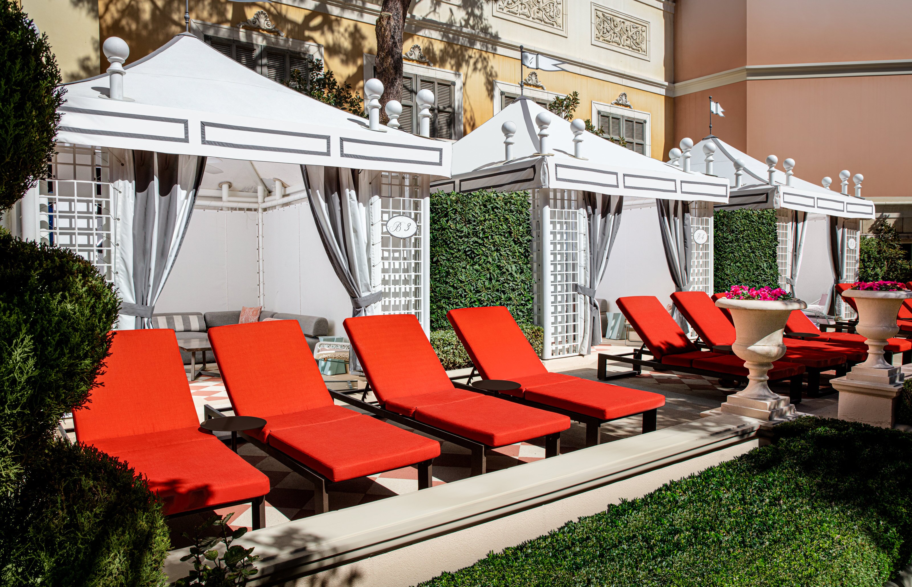 bellagio sun loungers