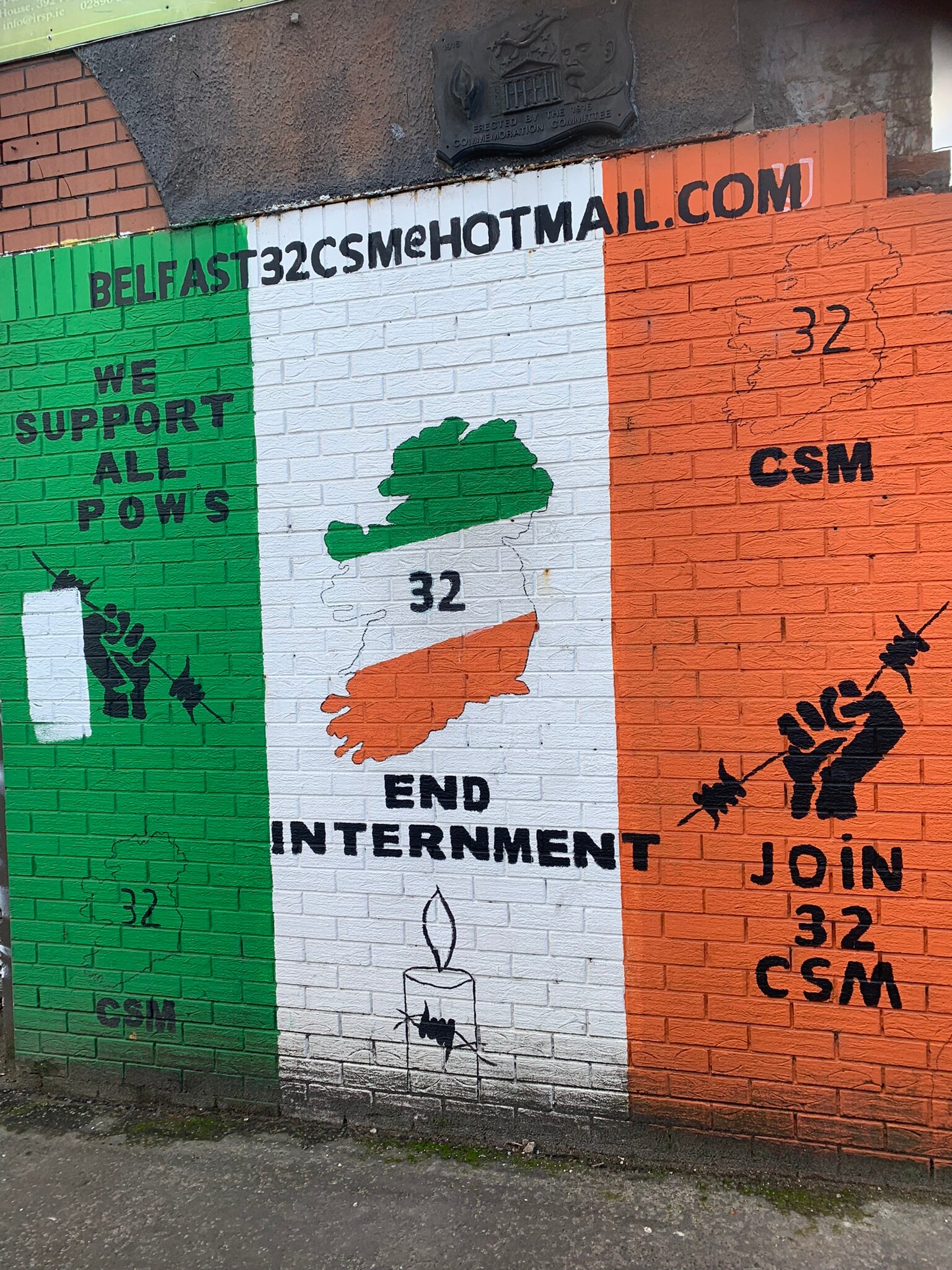 Belfast's Political Mural Taxi Tour | Northern Ireland