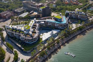 WM Hotel in Hong Kong, image may contain: Waterfront, Resort, Hotel, City