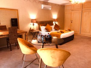 Room & Suite