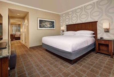 Hotel photo 21 of Embassy Suites by Hilton San Diego La Jolla.